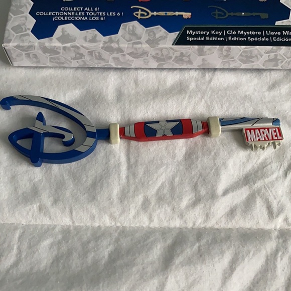 Disney Key Marvel - Picture 2 of 3